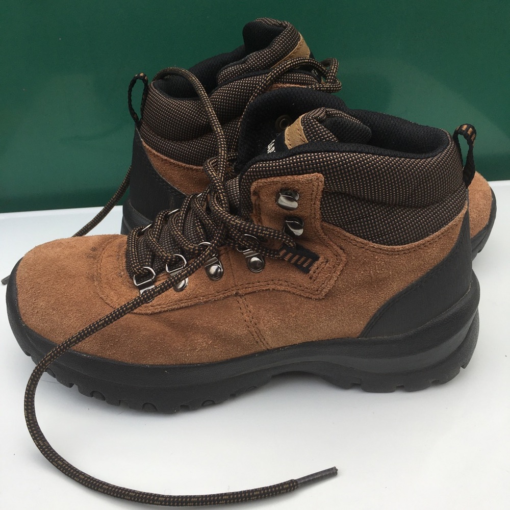 Earth Shoe Hiking Boots